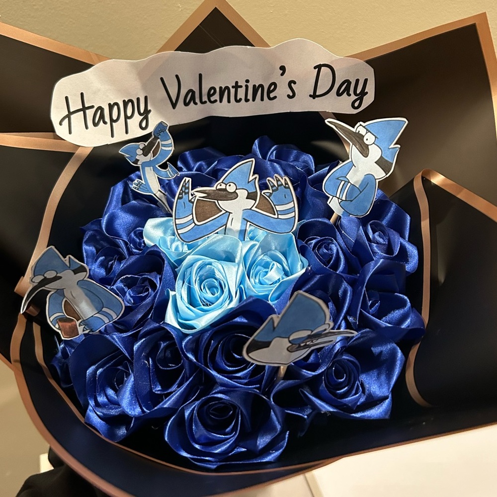 Mordecai Everlasting Blue Roses Bouquet - Gem